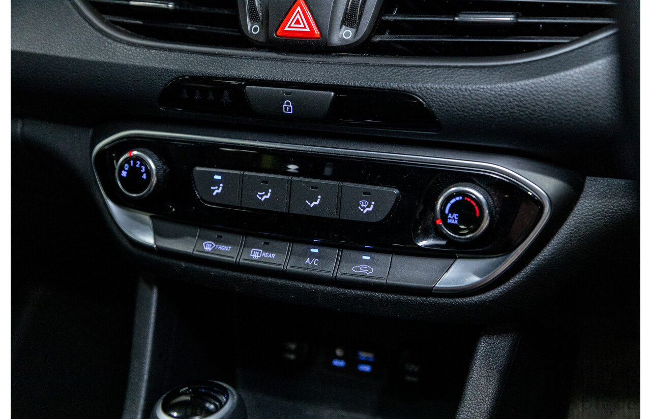 03/2018 Hyundai I30 ACTIVE FWD PD 4D Hatchback Polar White 2.0L