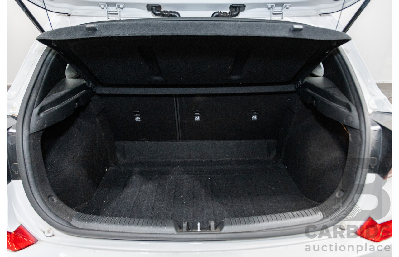 03/2018 Hyundai I30 ACTIVE FWD PD 4D Hatchback Polar White 2.0L