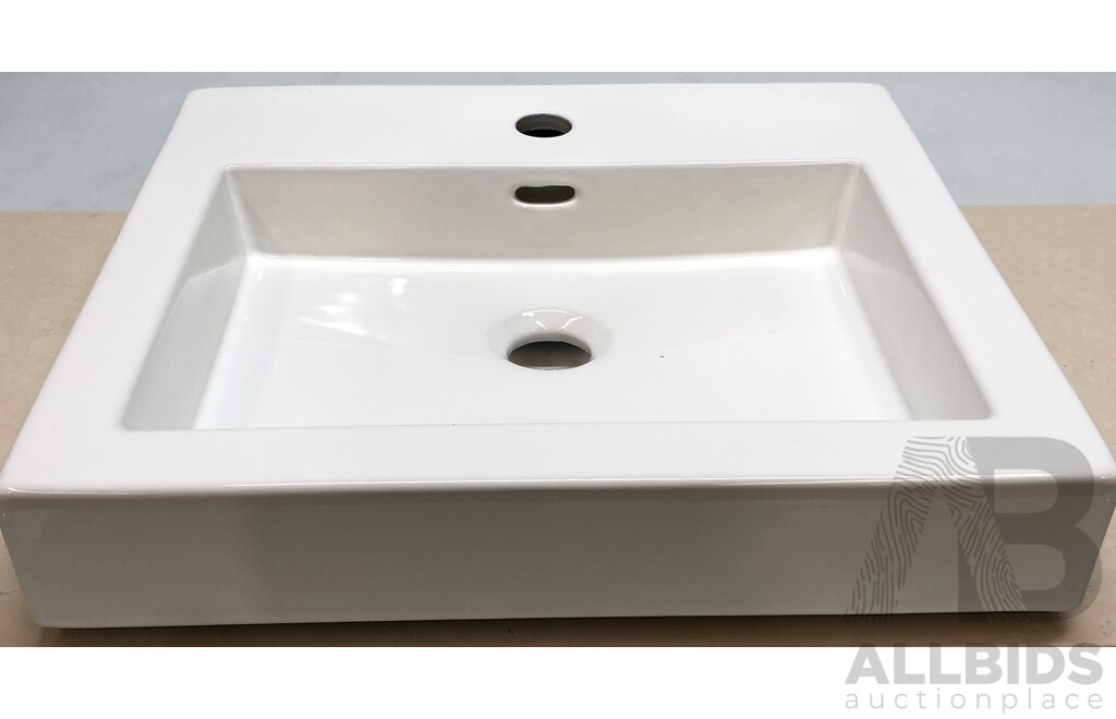 Forme Blade 900mm Wall Hung Vanity(Light Ash) with Artificial Stone Top(Sandy Beach) and White Basin - Brand New - ORP $1300.00