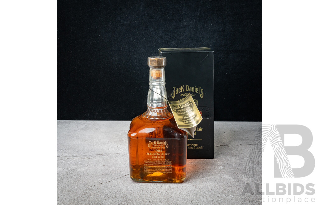 Boxed Jack Daniel’s 1904 St Louis World Fair Gold Medal Tennessee Whiskey