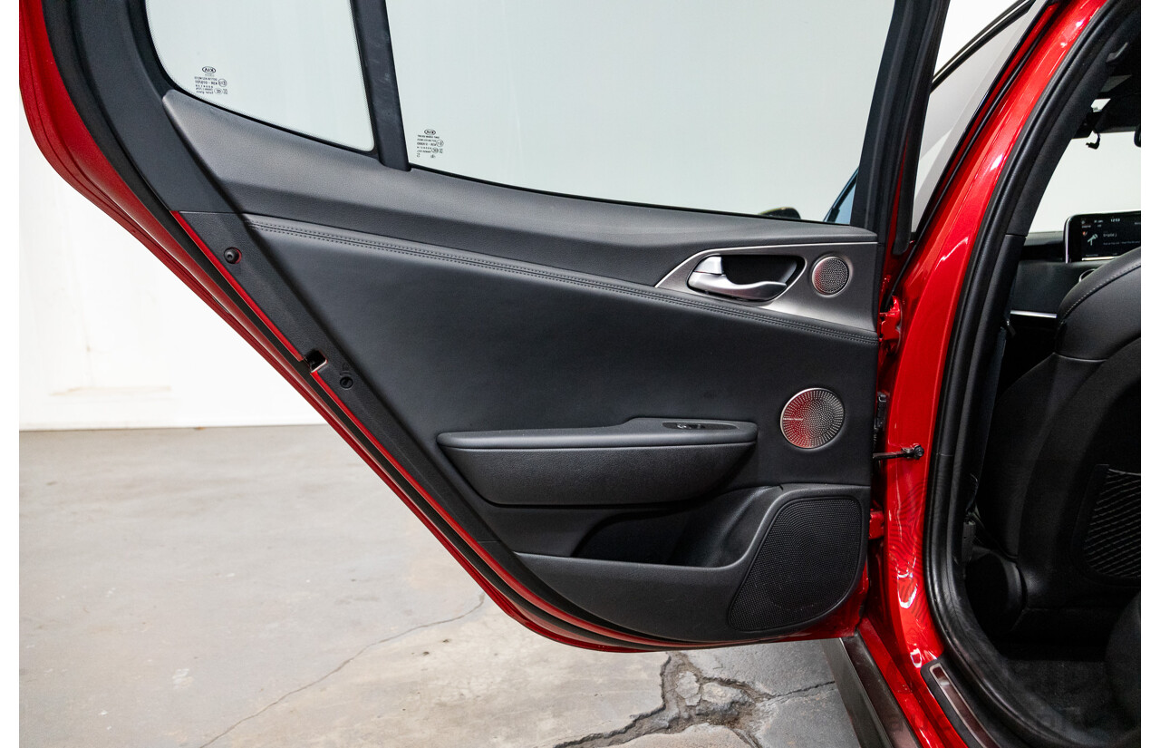 01/2018 Build 12/2017 Kia Stinger GT CK MY18 (344) 4d Sedan Hichroma Red Metallic (Grey Wrap) Twin Turbo 3.3L