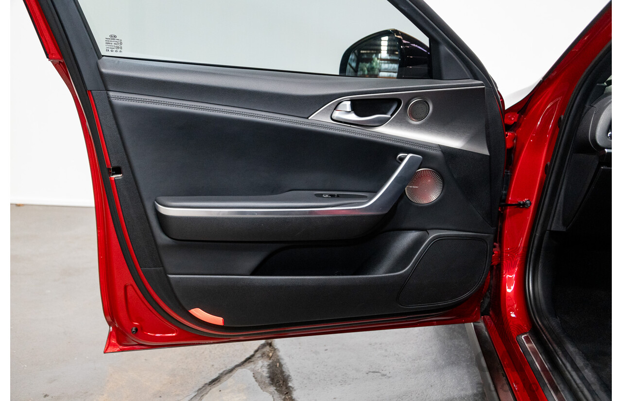 01/2018 Build 12/2017 Kia Stinger GT CK MY18 (344) 4d Sedan Hichroma Red Metallic (Grey Wrap) Twin Turbo 3.3L