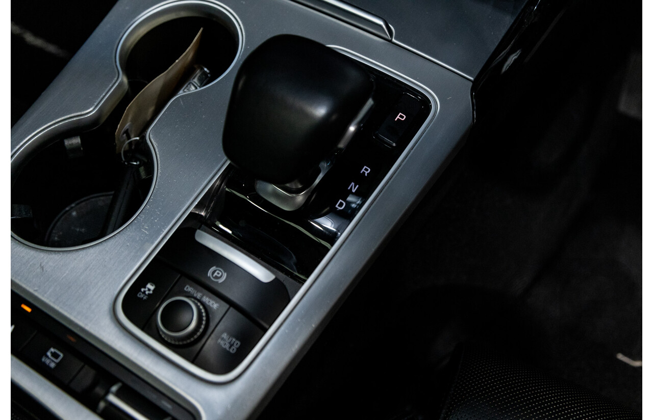 01/2018 Build 12/2017 Kia Stinger GT CK MY18 (344) 4d Sedan Hichroma Red Metallic (Grey Wrap) Twin Turbo 3.3L