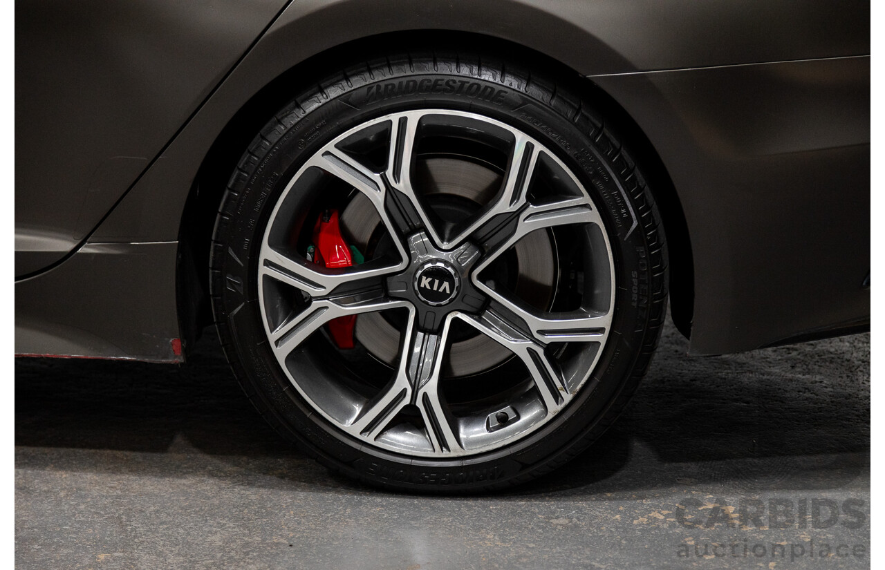 01/2018 Build 12/2017 Kia Stinger GT CK MY18 (344) 4d Sedan Hichroma Red Metallic (Grey Wrap) Twin Turbo 3.3L