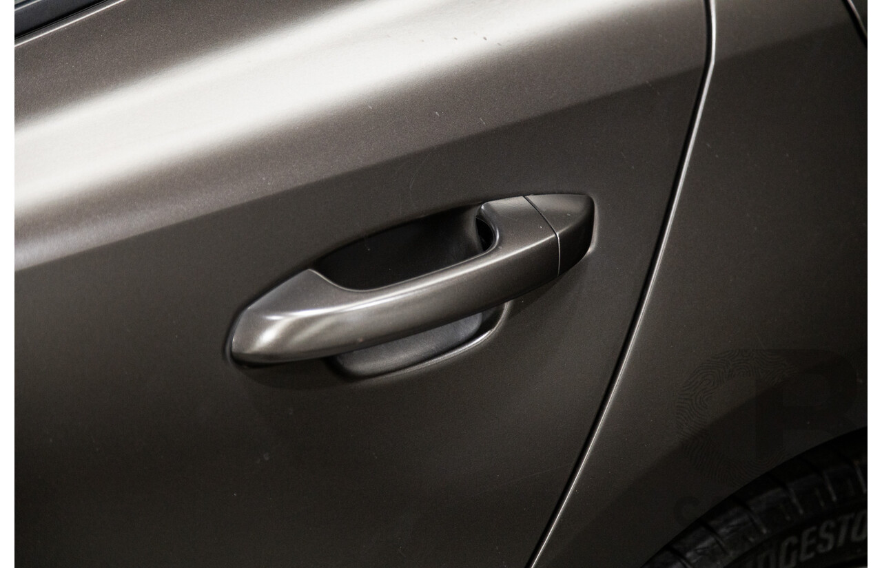 01/2018 Build 12/2017 Kia Stinger GT CK MY18 (344) 4d Sedan Hichroma Red Metallic (Grey Wrap) Twin Turbo 3.3L