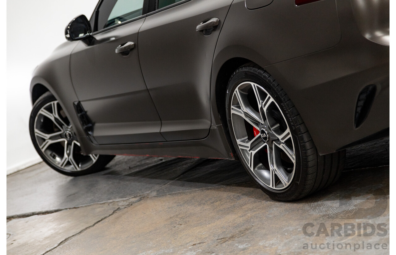 01/2018 Build 12/2017 Kia Stinger GT CK MY18 (344) 4d Sedan Hichroma Red Metallic (Grey Wrap) Twin Turbo 3.3L