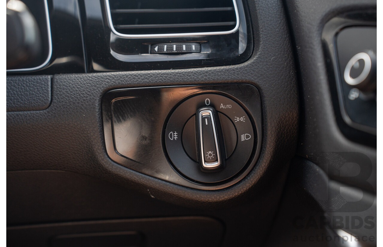 04/2019 Volkswagen Golf R (AWD) Mk7.5 AU MY19 4D Wagon Pure White Turbo 2.0L