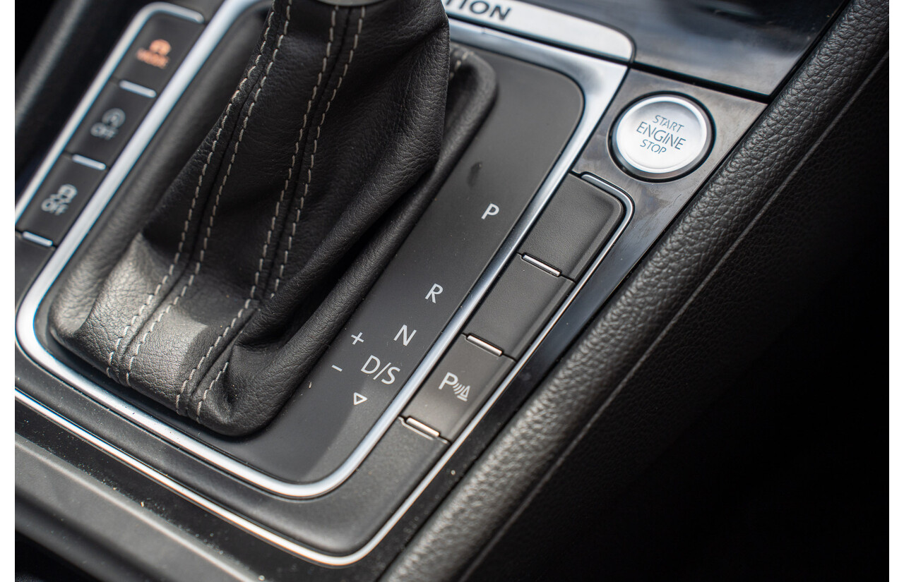 04/2019 Volkswagen Golf R (AWD) Mk7.5 AU MY19 4D Wagon Pure White Turbo 2.0L