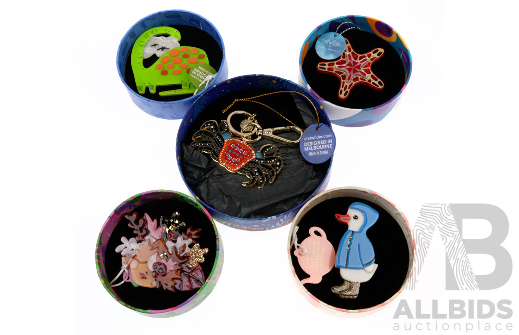 Erstwilder X Art of Melanie Hava Keyring & (4) Resin Brooch Collection, All as New