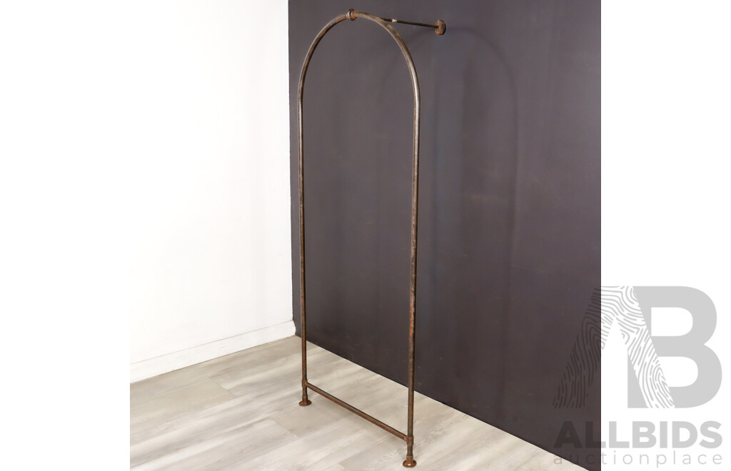 Metal Arch Form Garden Trellis