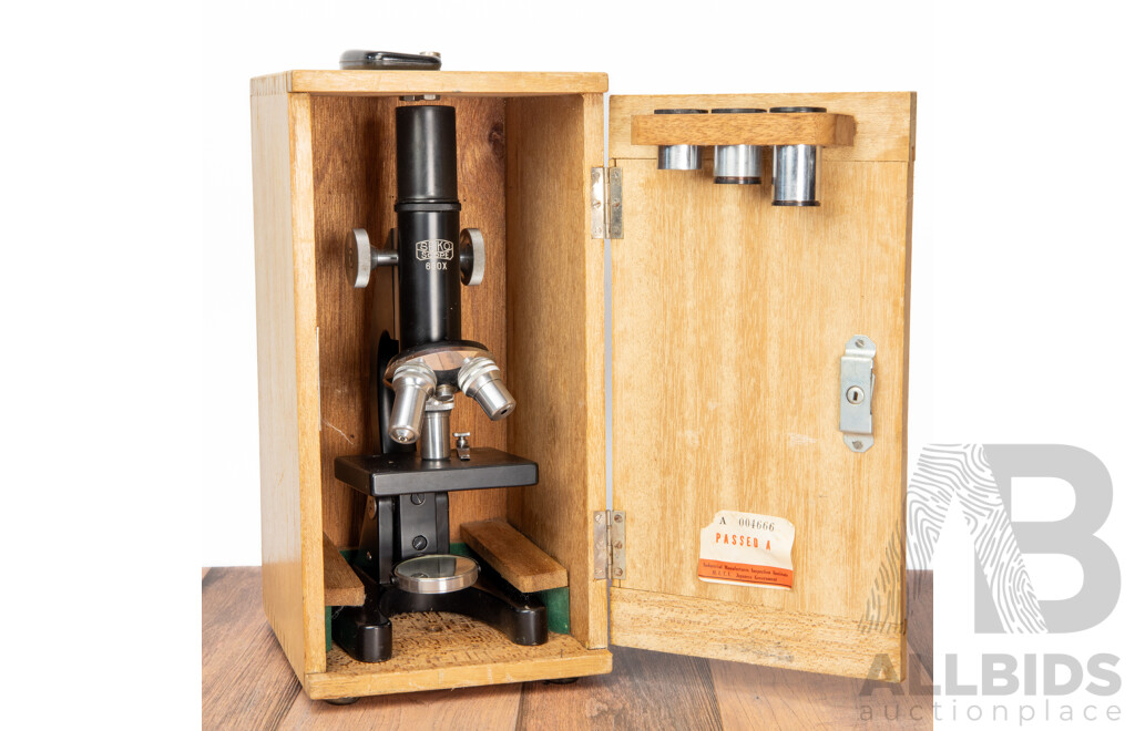 Cased Seiko X600 Microscope