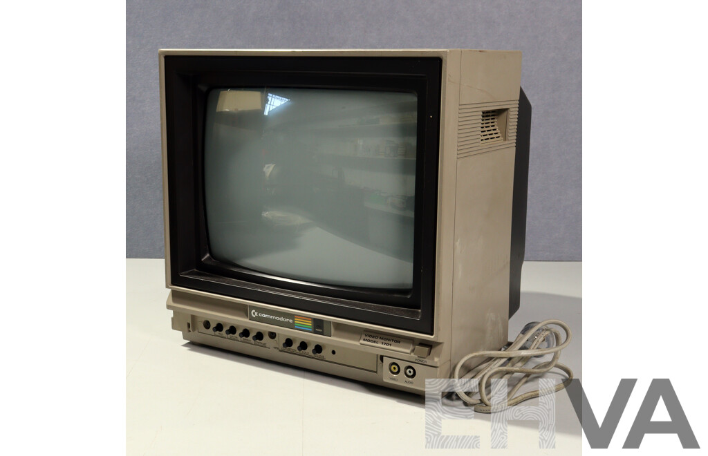 Vintage Commodore Model 1701 Monitor - Lot 1624053 | EHVA