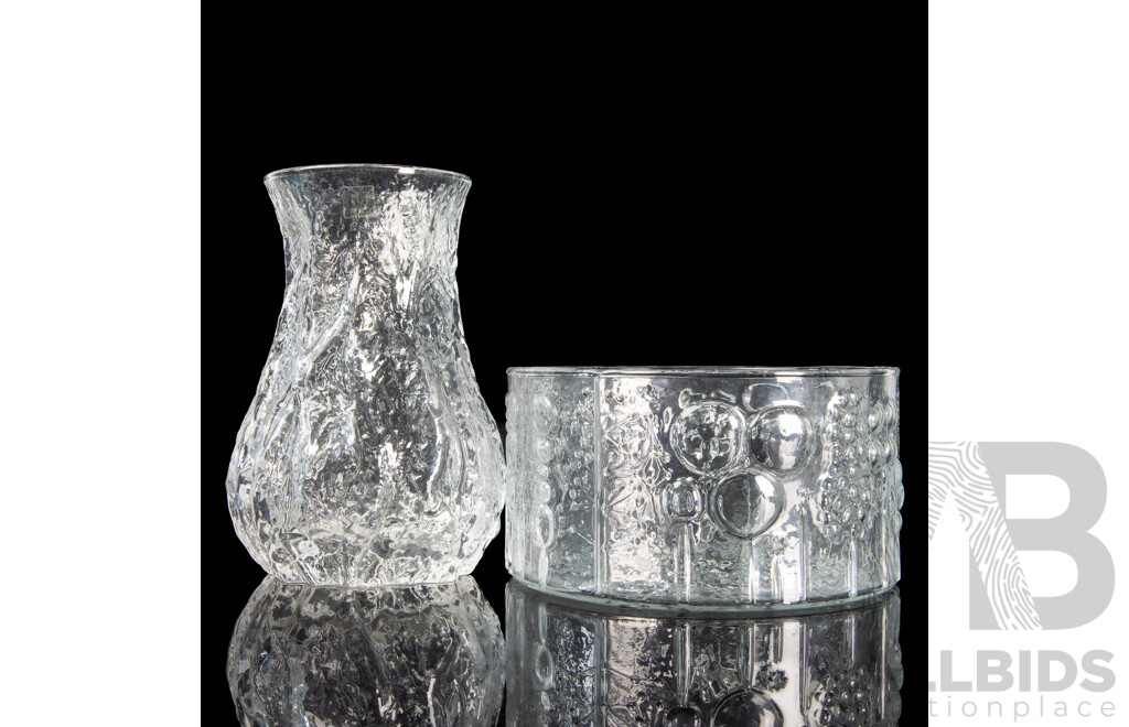 Mid Century Serving Bowl by Oiva Toikka for Nuutajarvi in Flora Pattern Along with Iittala Textured Frosted Glass Vase
