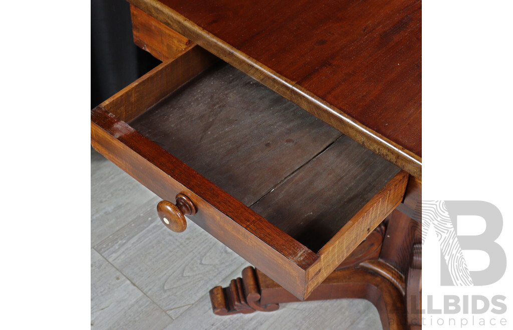 Victorian Mahogany Single Pedestal Side Table