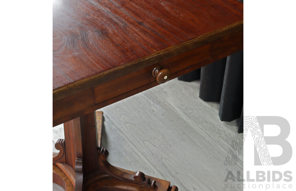 Victorian Mahogany Single Pedestal Side Table