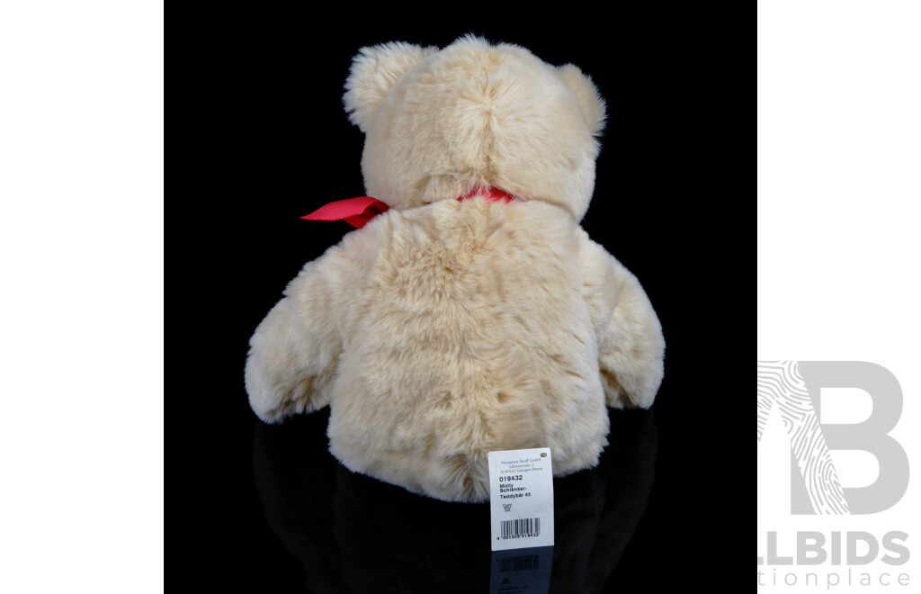 German Steiff Molly Teddy Bear with Label to Ear