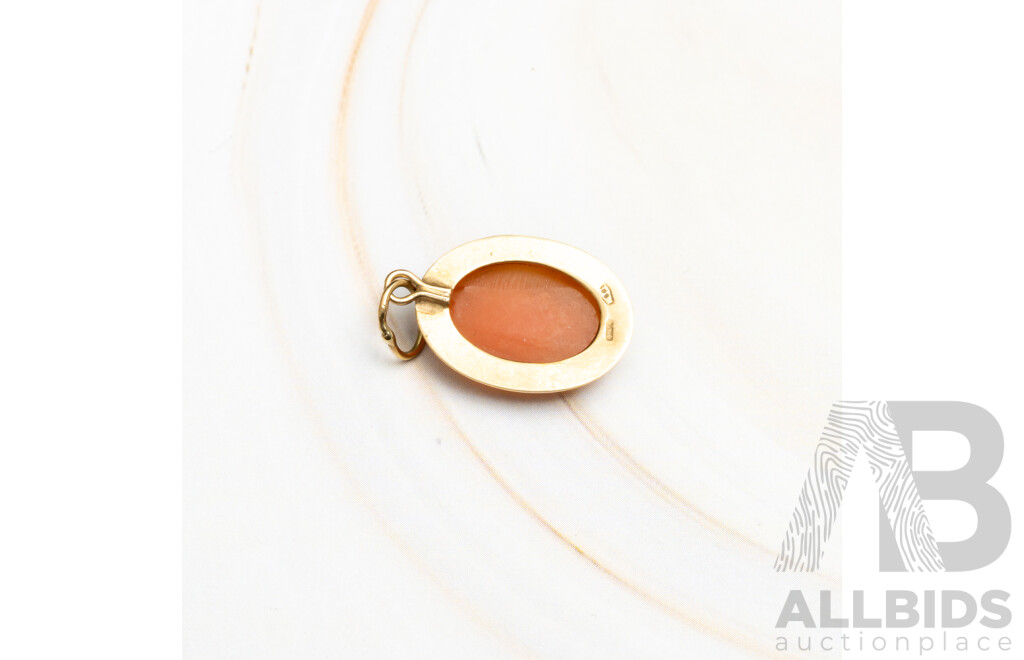 14ct Vintage Shell Cameo 18mm Pendant, 1.23 Grams