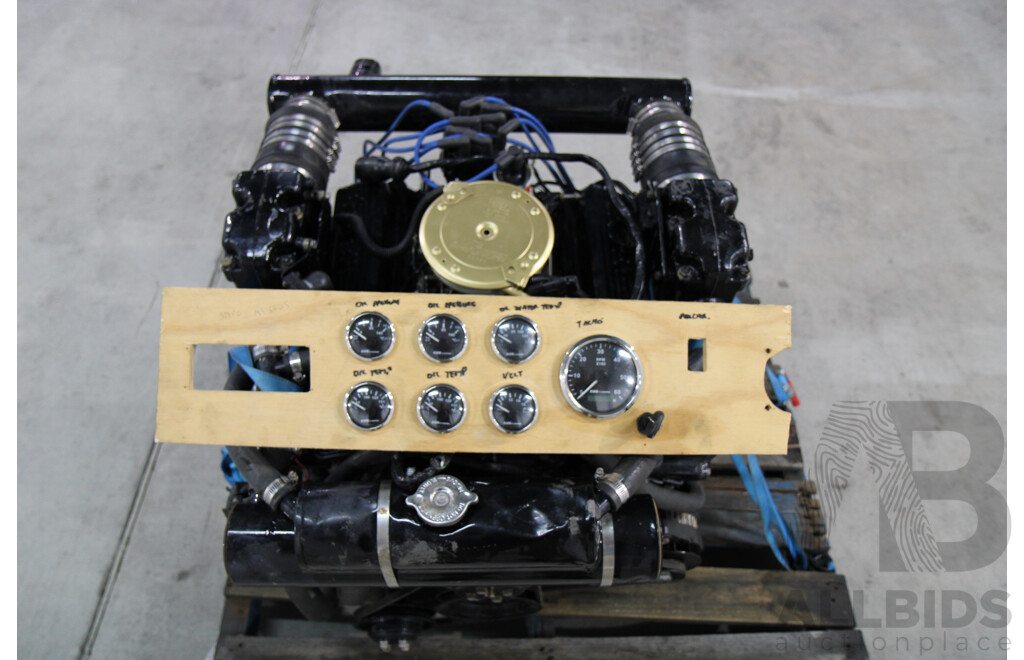 Mercruiser 5.7L V8 Boat Engine, Wiring Loom and Gauges