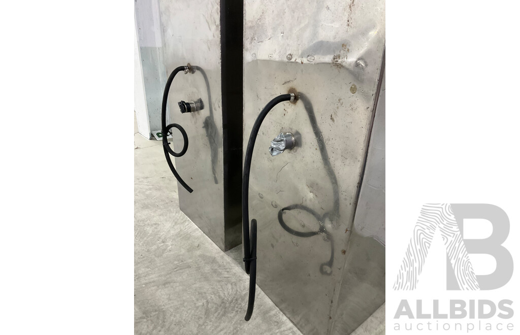 Custom Fabricated Stainless Steel Marine Water Tanks with VDO Gauges and Sender