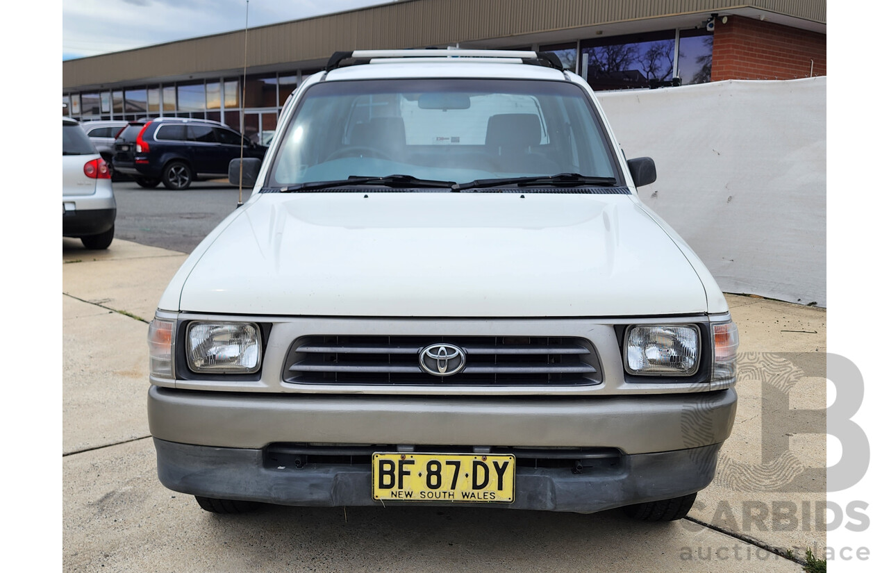 5/2000 Toyota Hilux RZN149R Dual Cab P/Up White 2.7L