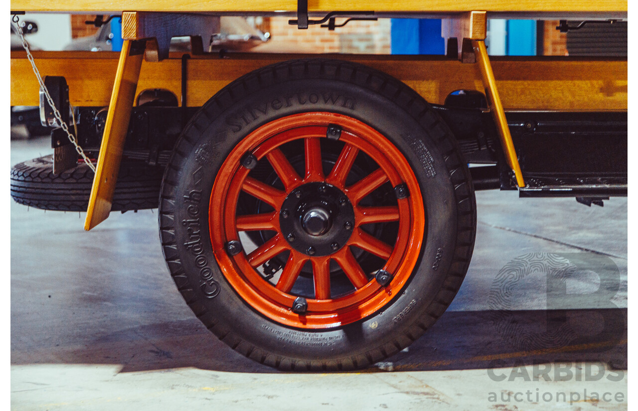 01/1926 Chevrolet Superior Series Truck Black / Red 170ci 2.8L