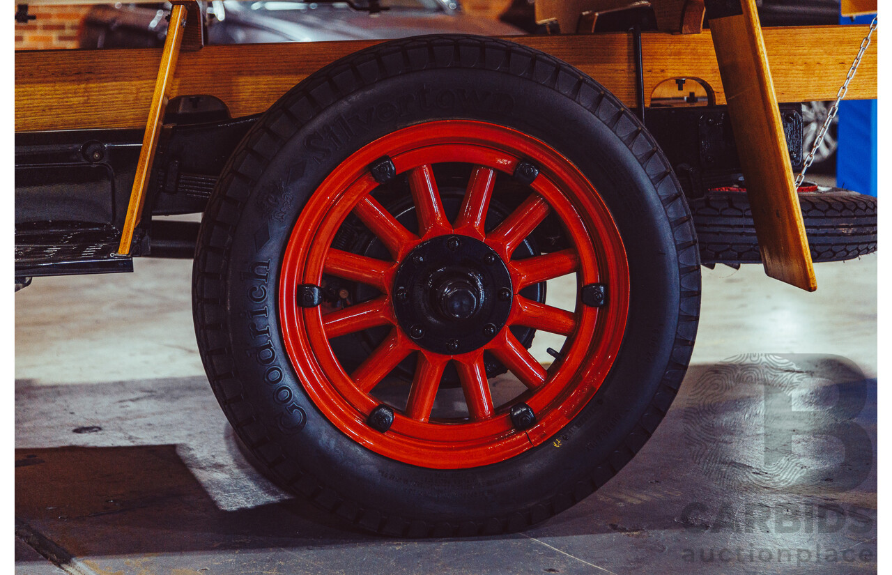 01/1926 Chevrolet Superior Series Truck Black / Red 170ci 2.8L