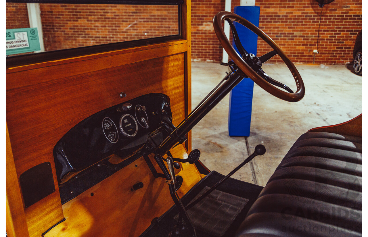 01/1926 Chevrolet Superior Series Truck Black / Red 170ci 2.8L