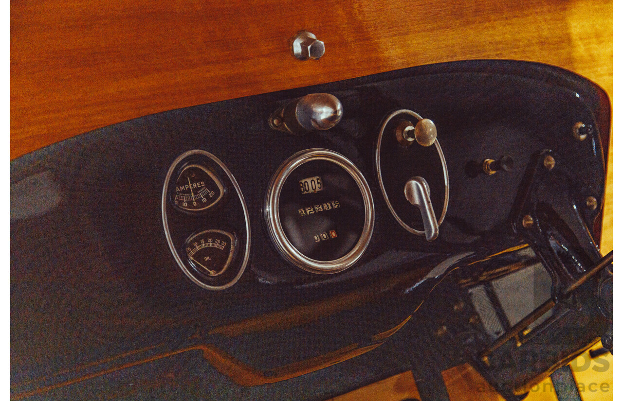 01/1926 Chevrolet Superior Series Truck Black / Red 170ci 2.8L