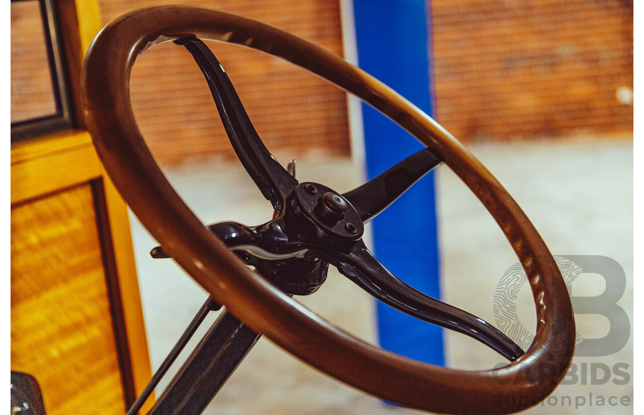 01/1926 Chevrolet Superior Series Truck Black / Red 170ci 2.8L