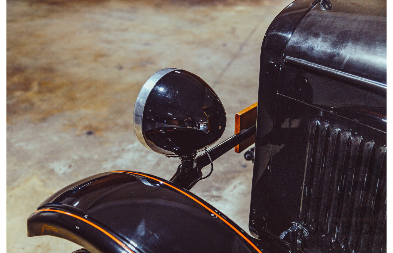 01/1926 Chevrolet Superior Series Truck Black / Red 170ci 2.8L