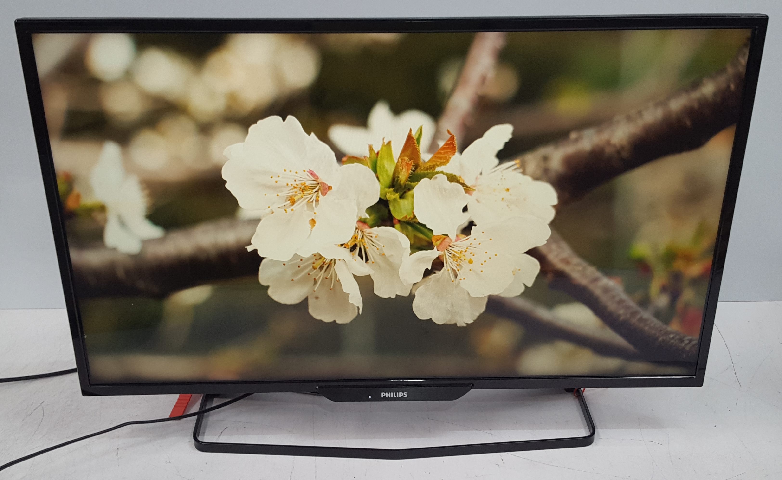 Philips (BDM3201F) 32-Inch Full - Lot 1586662 | EHVA