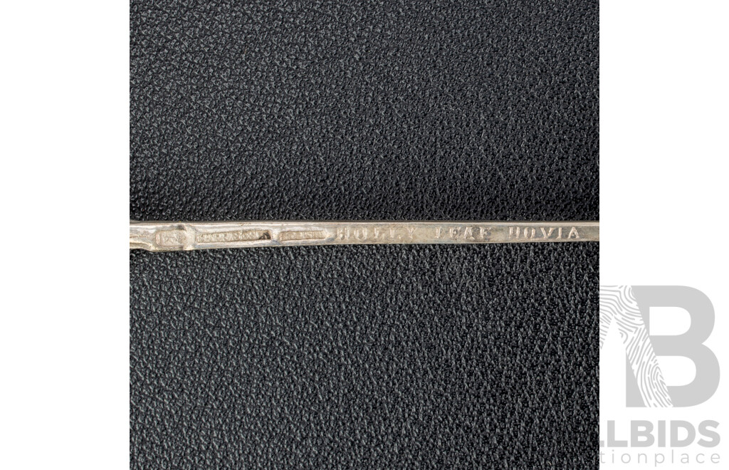 Wonderful Set Five Australian Sterling Silver Teaspoons with Wild Flower Finials by Harris & Sons, WA, in Original Box, Weight 61gm