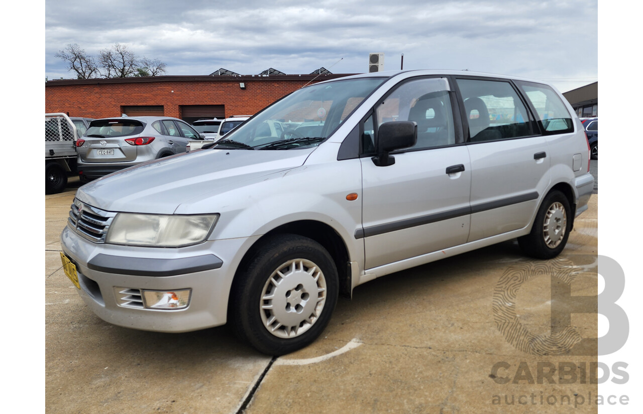 9/2000 Mitsubishi Nimbus  UG 4d Wagon Silver 2.4L