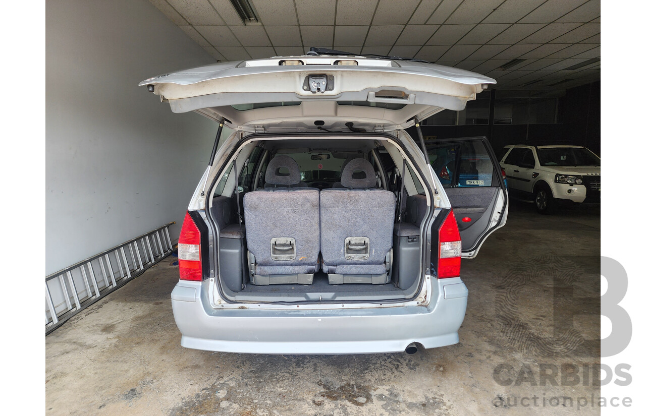 9/2000 Mitsubishi Nimbus  UG 4d Wagon Silver 2.4L