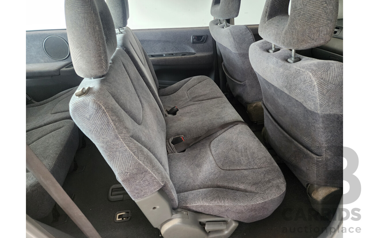 9/2000 Mitsubishi Nimbus  UG 4d Wagon Silver 2.4L