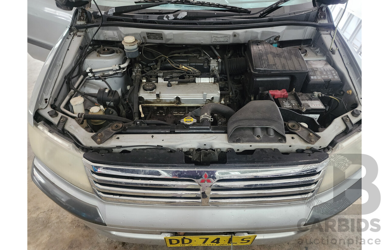 9/2000 Mitsubishi Nimbus  UG 4d Wagon Silver 2.4L