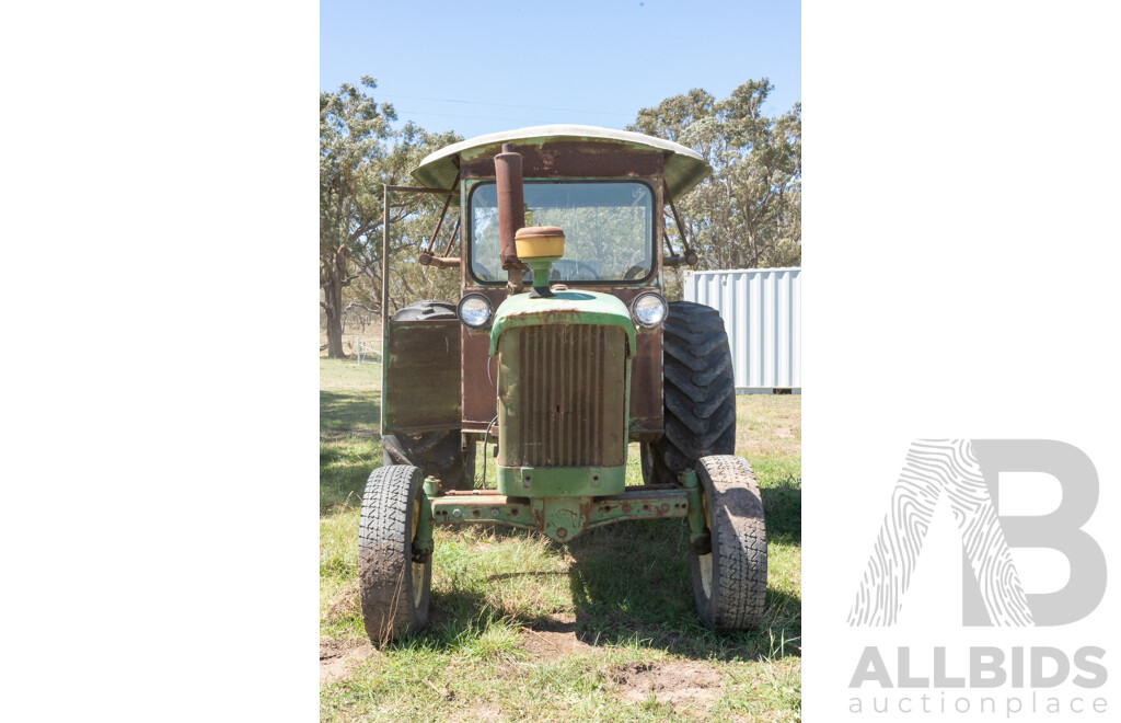 1965, John Deere 2010, 4 Cylinder 2.7L Diesel, 4x2, Open Air Canopy Tractor