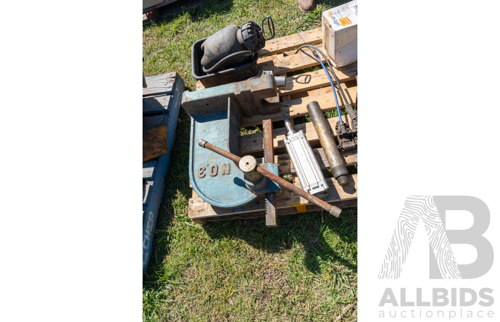 Pallet Containing Various Hydraulic Rams, Ultra Flow Meter & Other Items ETC