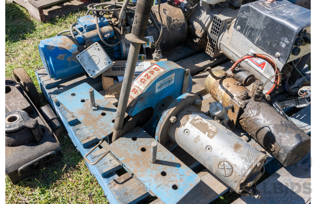 Pallet Containing Honda Generator & Various Other Parts ETC