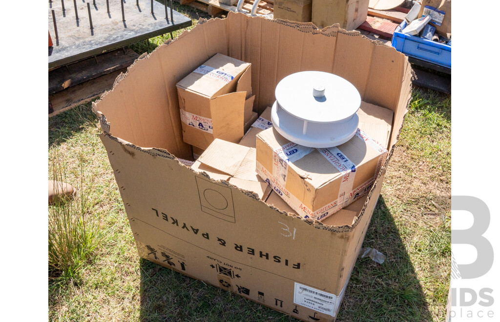 Large Tea Chest Box Containing Aproximately X 15 Heat Extraction Whirlie Birds