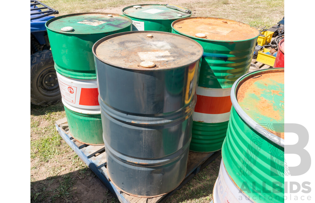 Pallet Containing Drums Assorted Engine Oil 15W40, 10W40, ATF DEXIII & Massey Ferguson Universal Oil 20W40