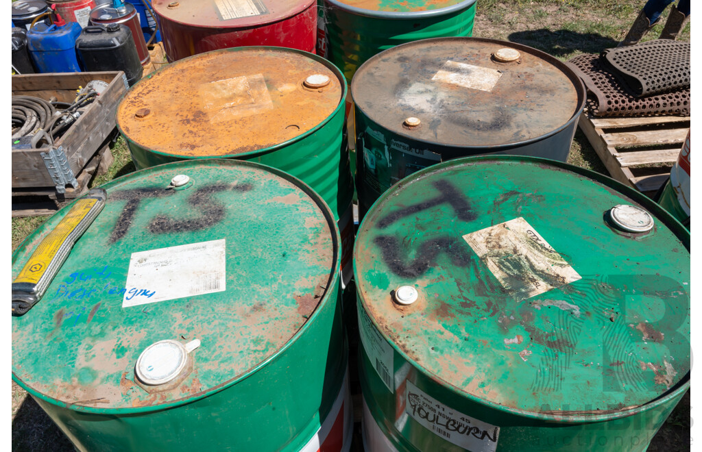 Pallet Containing Drums Assorted Engine Oil 15W40, 10W40, ATF DEXIII & Massey Ferguson Universal Oil 20W40