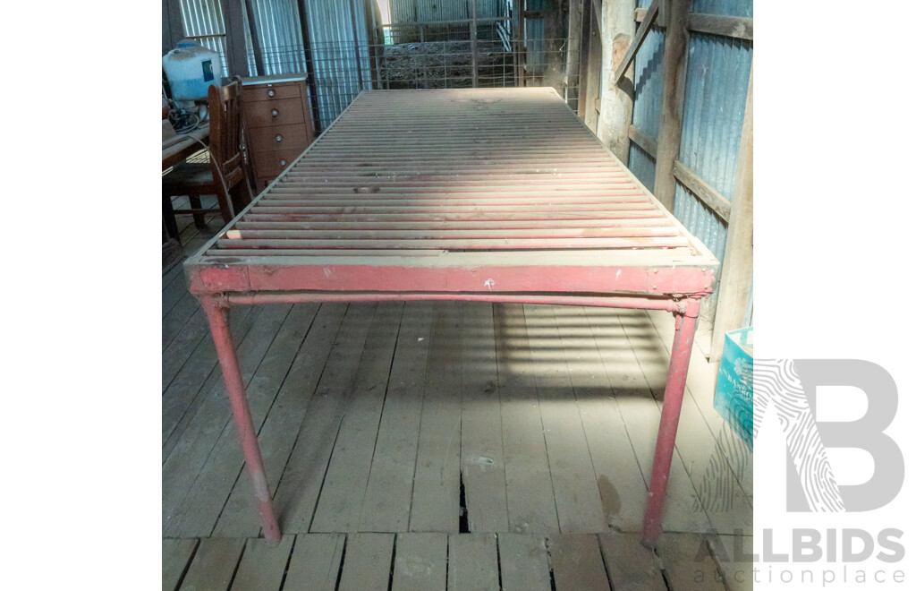 Wooden Wool Classing Table