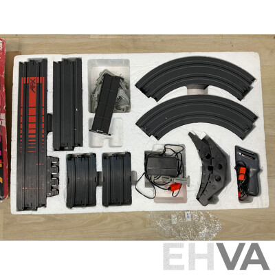 TOMY AURORA AFX Thunderloop Thriller Slot Car Racing Track