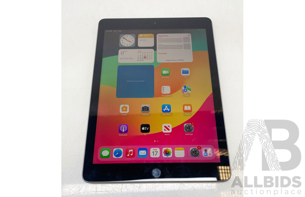 Apple (A1822) 9.7-Inch Wifi 32GB IPad (5th Generation)