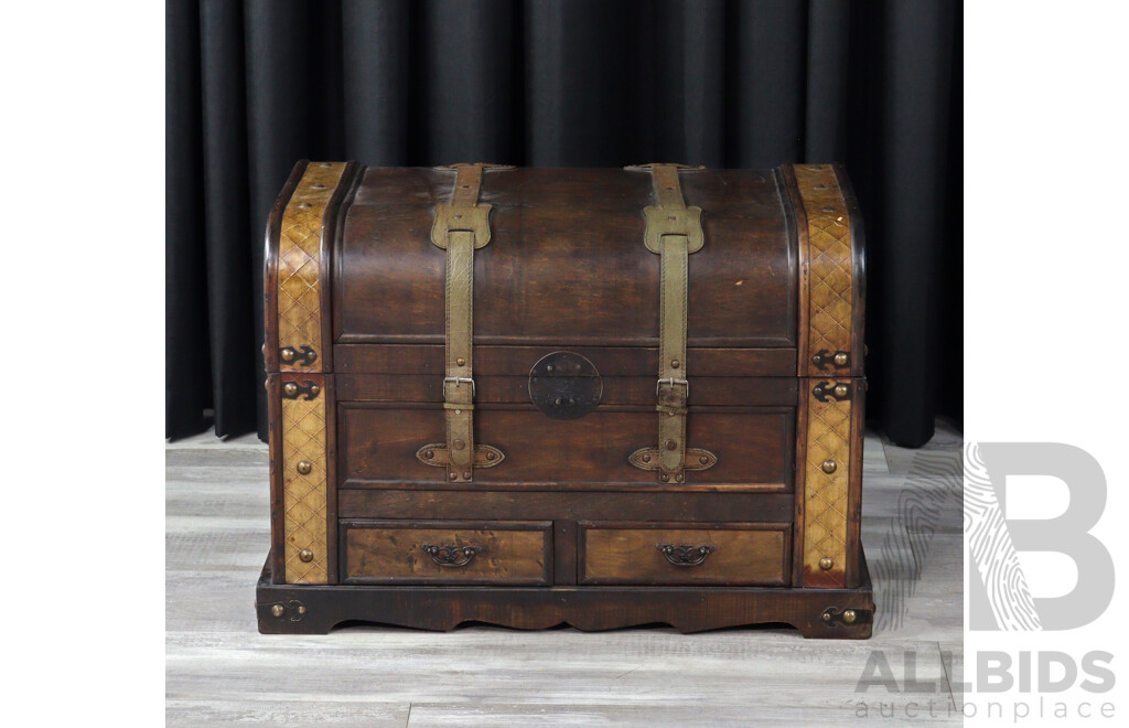 Reproduction Lift Top Travel Trunk