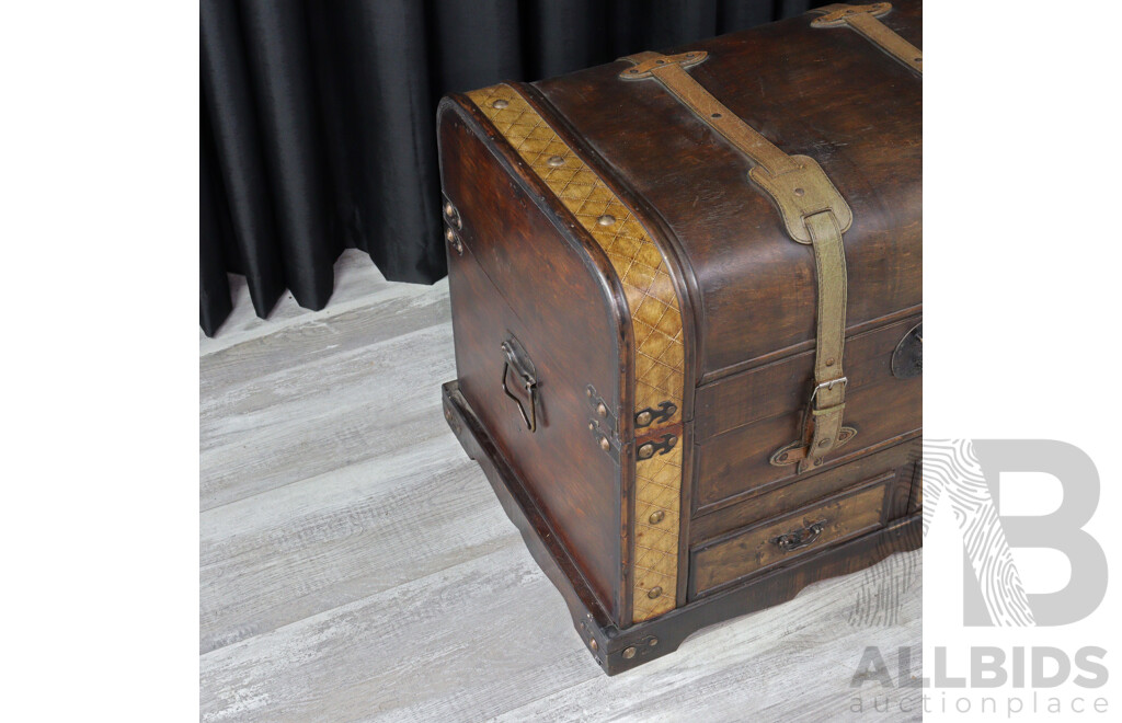 Reproduction Lift Top Travel Trunk