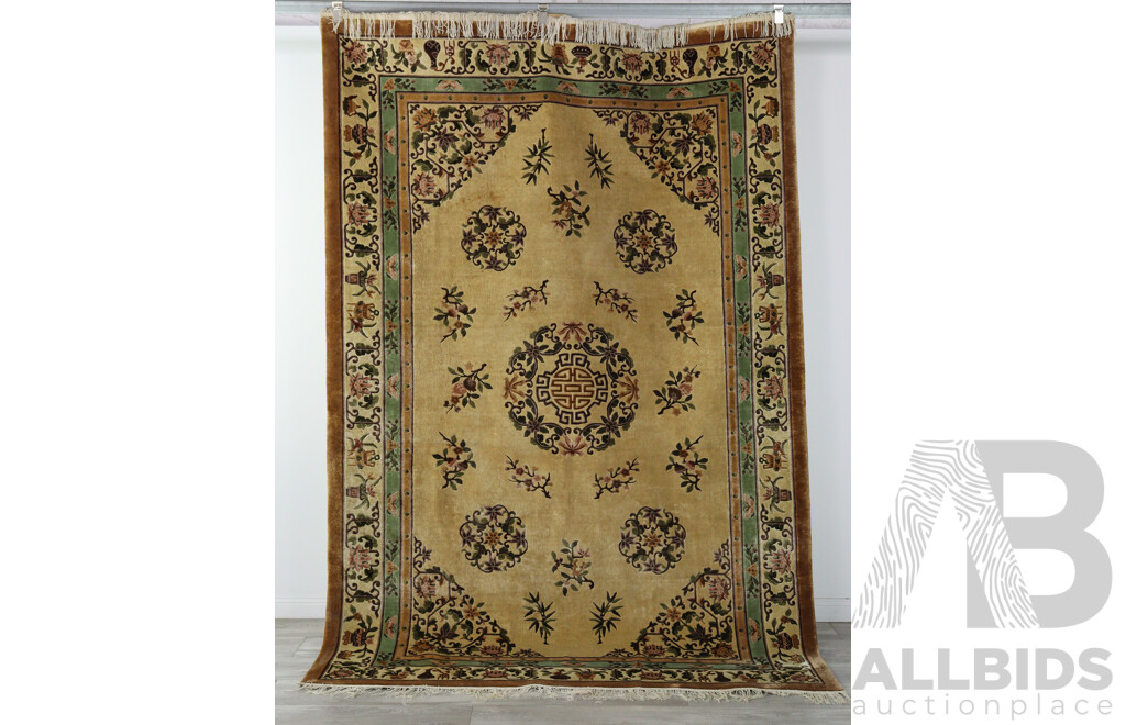 Machine Made Chinese Embossed Woollen Rug