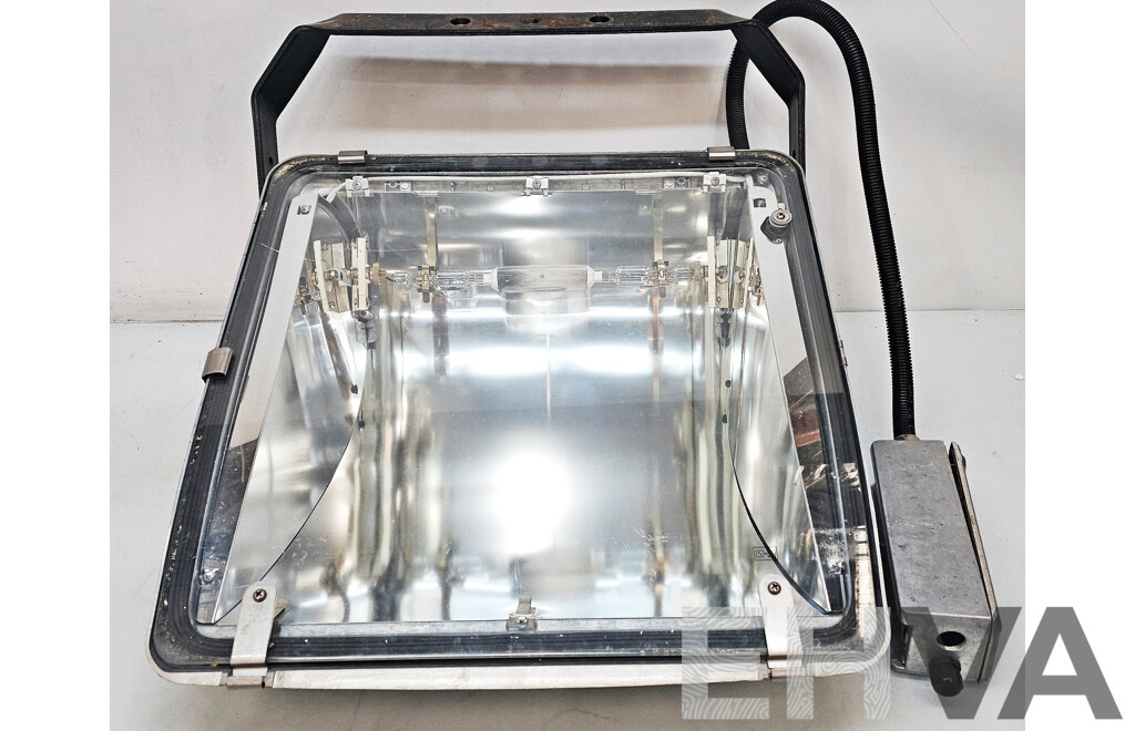 Philips (MVP507 MHN-LA2000W) OptiVision Luminaire