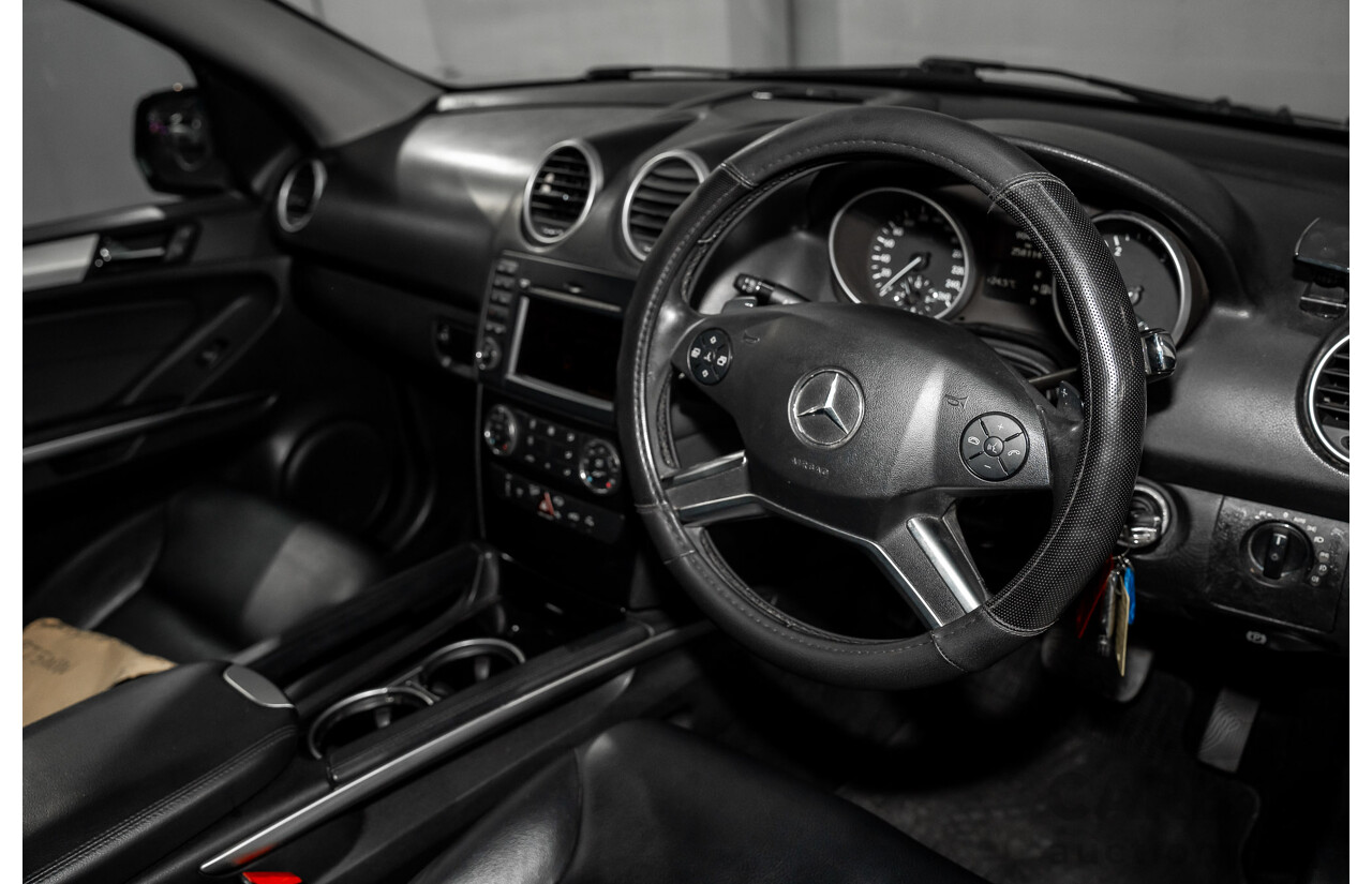 11/2009 Mercedes-Benz ML 300 CDI AMG Sports (4x4) W164 09 UPGRADE 4d Wagon Obsidian Black Metalic Turbo Diesel V6 3.0L